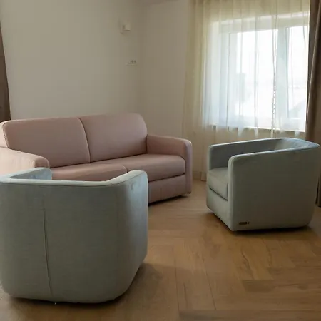 Adelsberg Inn Apartma *
