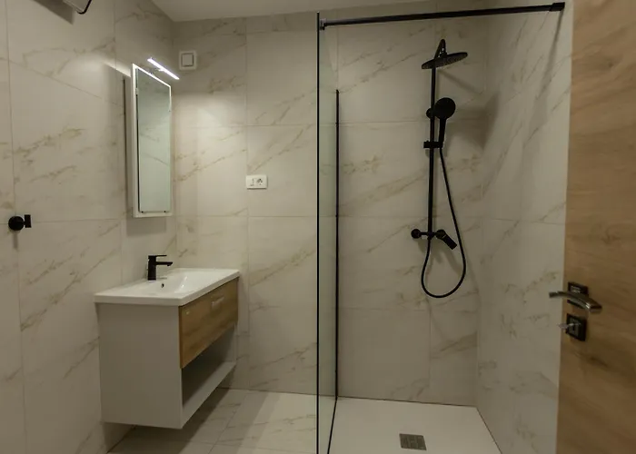 Adelsberg Bed & Breakfast 3*