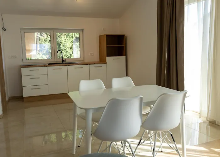 Bed & Breakfast Adelsberg 3*